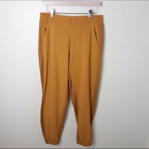 Athleta Textured Brooklyn Jogger